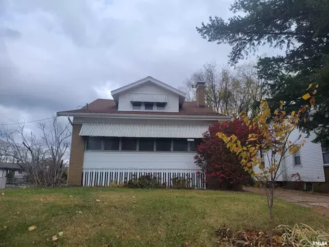 3118 N Prospect Rd, Peoria, IL 61603