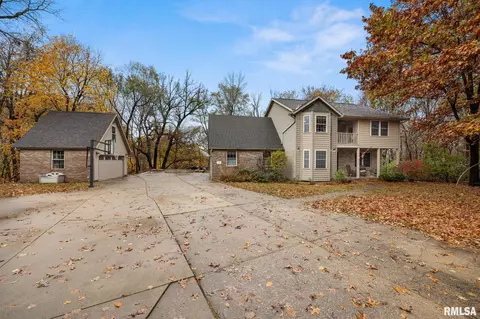 200 Carroll St, East Peoria, IL 61611