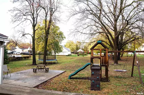 843 E Walnut St, Canton, IL 61520 photo 40