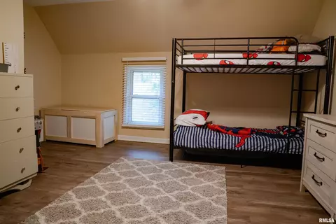 843 E Walnut St, Canton, IL 61520 photo 27