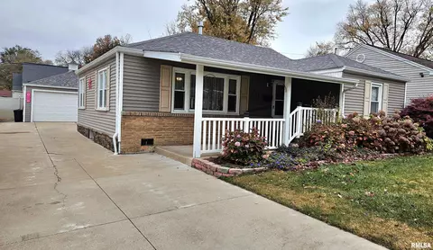 614 Royal Ct, Canton, IL 61520
