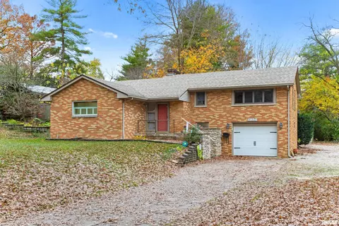 604 S Main St, Washington, IL 61571