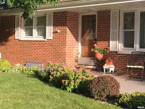 836 E Dunne St, Morton, IL 61550 photo 3