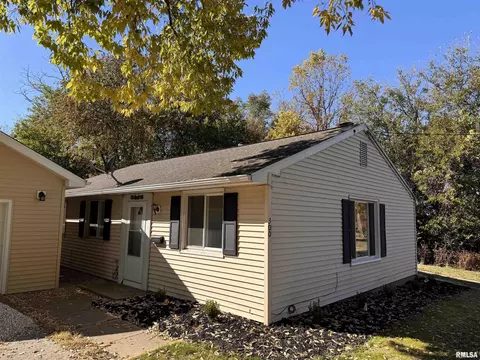 300 Joliet Rd, Marquette Heights, IL 61554