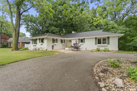 9106 N Frye Rd, Peoria, IL 61615