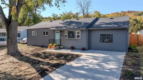 5709 N Terrace Three Ct, Peoria Heights, IL 61616