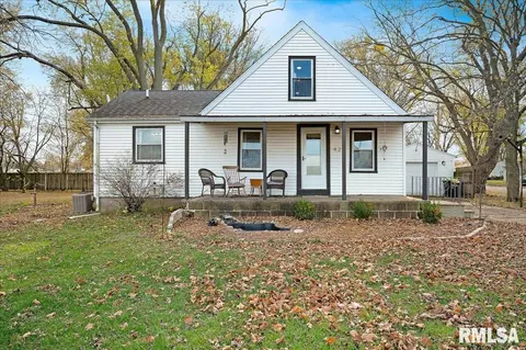 420 E Tazewell St, Tremont, IL 61568
