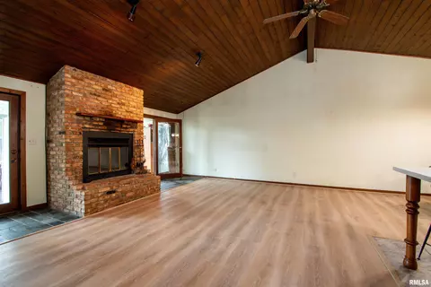 496 County Road 2570 E Rd, El Paso, IL 61738 photo 13