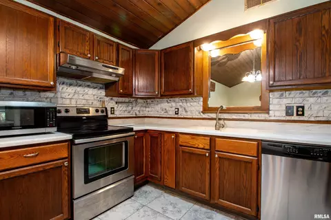 496 County Road 2570 E Rd, El Paso, IL 61738 photo 17