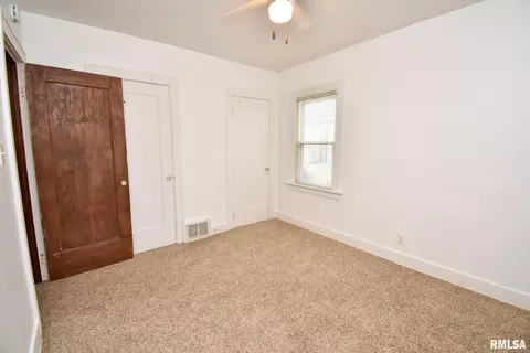 1015 E Adams St, Washington, IL 61571 photo 20