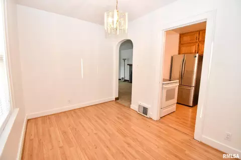 1015 E Adams St, Washington, IL 61571 photo 12
