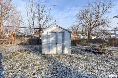 1015 E Adams St, Washington, IL 61571 photo 33