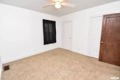 1015 E Adams St, Washington, IL 61571 photo 17