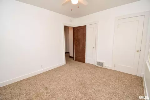 1015 E Adams St, Washington, IL 61571 photo 21