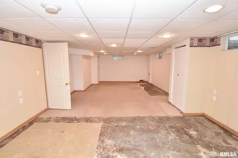 1015 E Adams St, Washington, IL 61571 photo 29