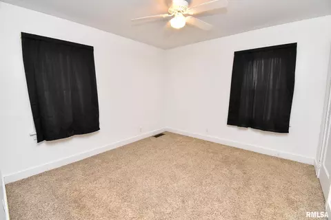 1015 E Adams St, Washington, IL 61571 photo 16