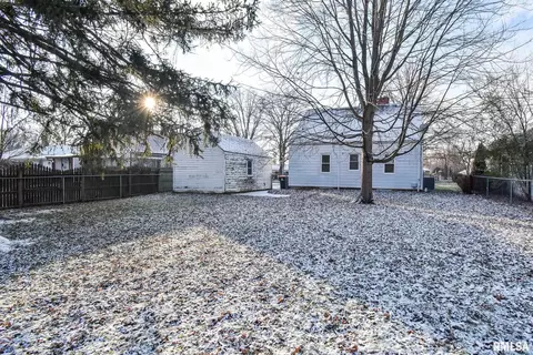 1015 E Adams St, Washington, IL 61571 photo 34
