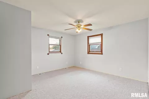 405 E Robinson St, Goodfield, IL 61742 photo 11