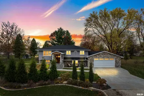 705 Somerset Dr, Germantown Hills, IL 61548