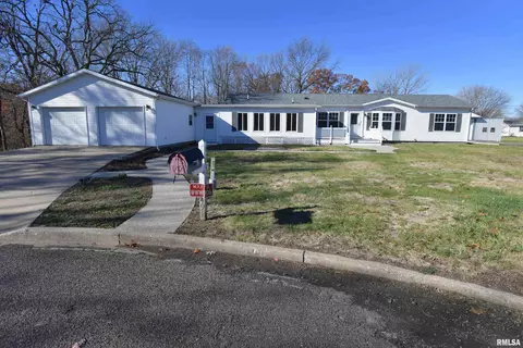 491 Whispering Winds Ct, Metamora, IL 61548