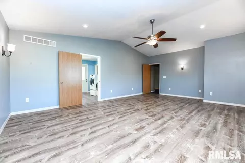 1011 E Madison St, Metamora, IL 61548 photo 12