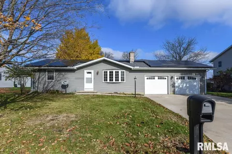 1011 E Madison St, Metamora, IL 61548