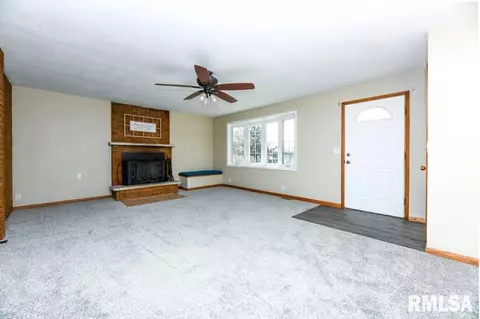 1011 E Madison St, Metamora, IL 61548 photo 2