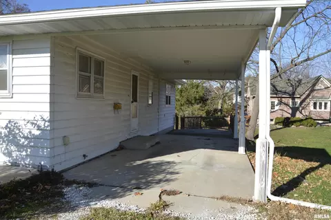 422 E Grant St, Macomb, IL 61455 photo 17