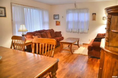 422 E Grant St, Macomb, IL 61455 photo 5