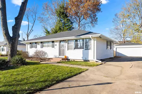 1911 W Cimarron Dr, Peoria, IL 61615
