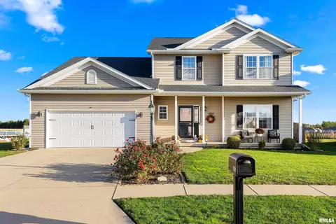 1404 Savile Ln, Washington, IL 61571