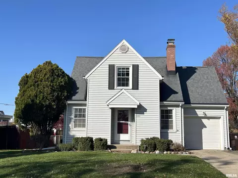 4101 N Devon Ln, Peoria, IL 61614