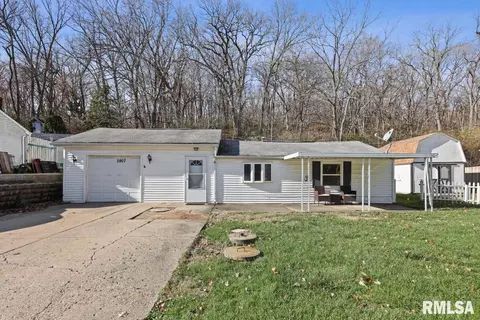 5807 N Koerner Rd, Peoria, IL 61615