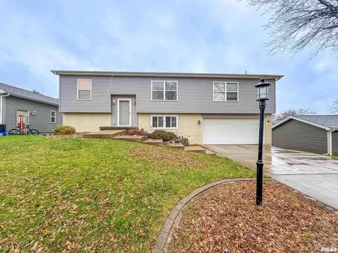 102 Tonti Ct, Marquette Heights, IL 61554