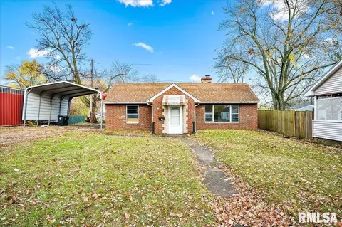 1210 S 9th St, Pekin, IL 61554