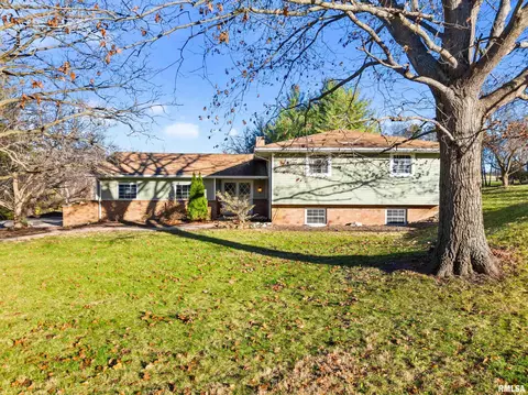 22276 Timber Ln, Morton, IL 61550