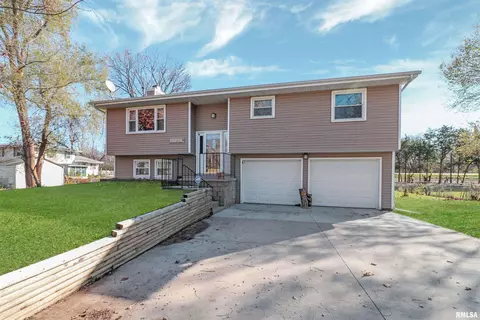 15326 N Von Achen Dr, Chillicothe, IL 61523
