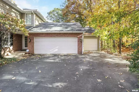 812 W Bennett Ct, Dunlap, IL 61525 photo 2