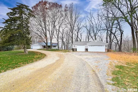 298 Vesta Dr, Metamora, IL 61548