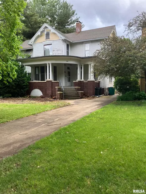 704 S Lafayette St, Macomb, IL 61455