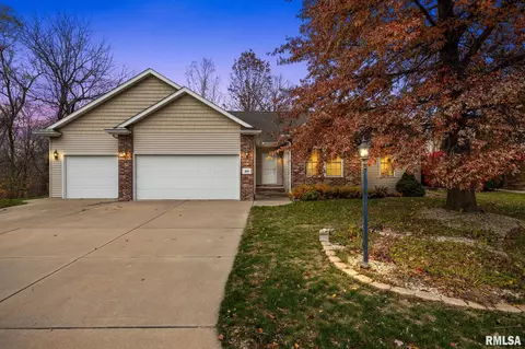 108 Avenue Notre Dame, East Peoria, IL 61611