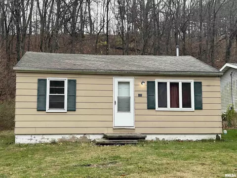 403 Fahey Hollow Rd, East Peoria, IL 61611