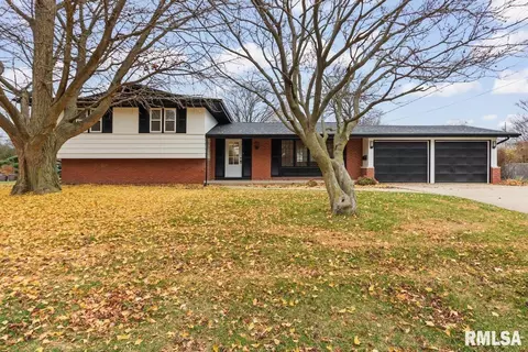 6519 N Patton Ln, Peoria, IL 61614
