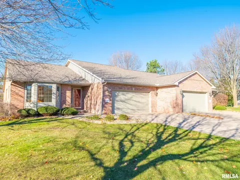 2519 W Kaylie Ct, Peoria, IL 61615