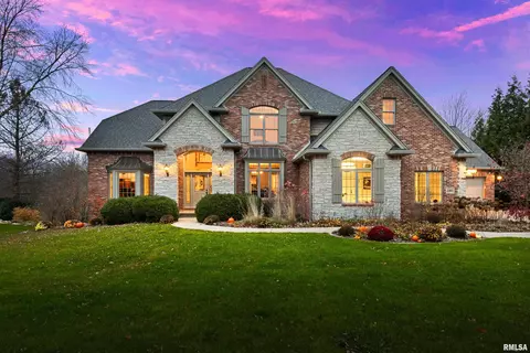 1805 Kern Rd, Washington, IL 61571
