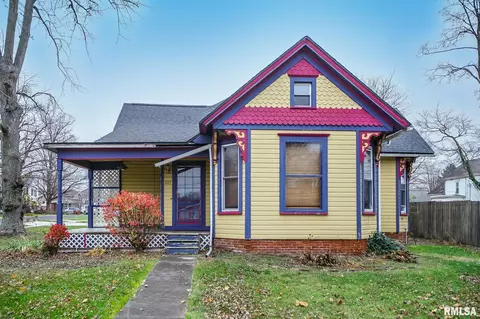 501 S Darst St, Eureka, IL 61530