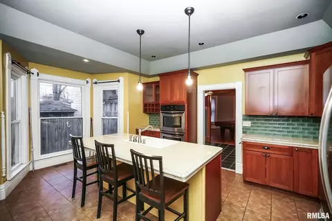 501 S Darst St, Eureka, IL 61530 photo 3