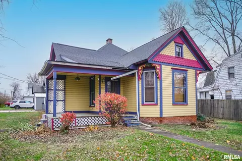 501 S Darst St, Eureka, IL 61530 photo 2