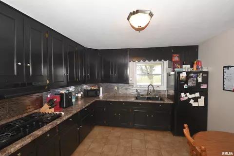 885 State Route 121, Mount Pulaski, IL 62548 photo 7