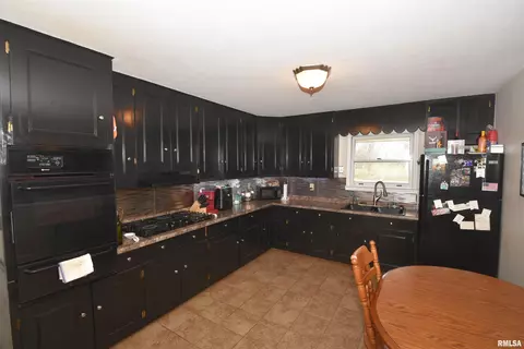 885 State Route 121, Mount Pulaski, IL 62548 photo 5